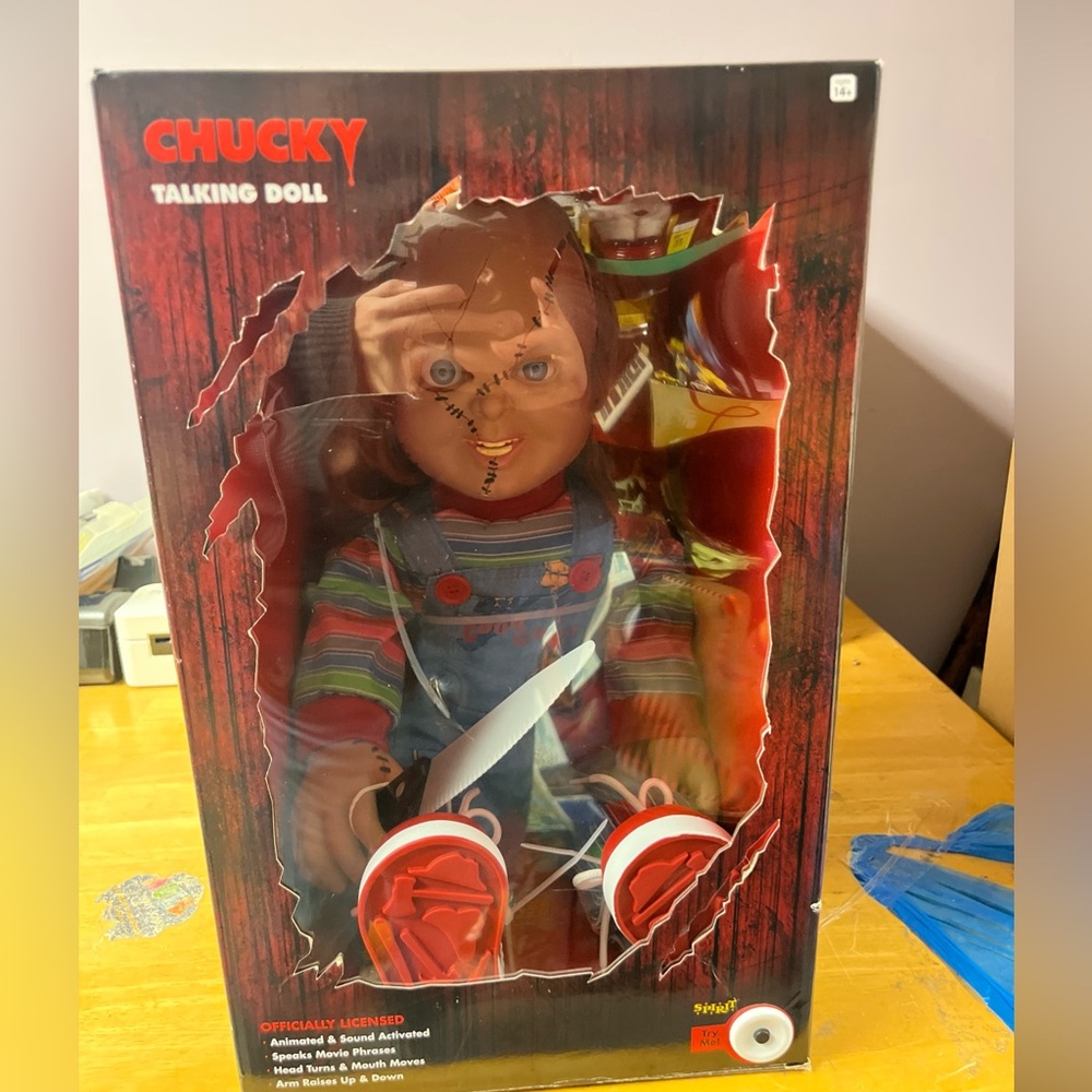Chucky Doll 24" Animated Talking Moving Head Arms Sound Activated
Stabbing READ